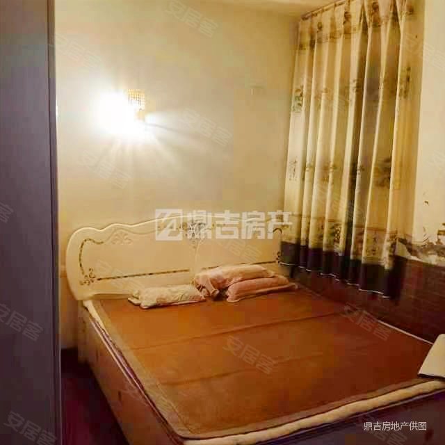 22万 现浇2房2房 中心位置 可以拎包入住 时代名都