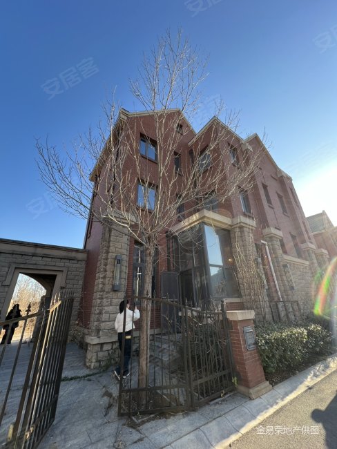 随时看房,林奇郡澜湖湾(别墅)二手房,220万,4室3厅,3卫,191平米-天津