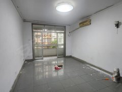 深圳南山科技园2楼三房，空房出租，有空调，厨电。出租房源真实图片