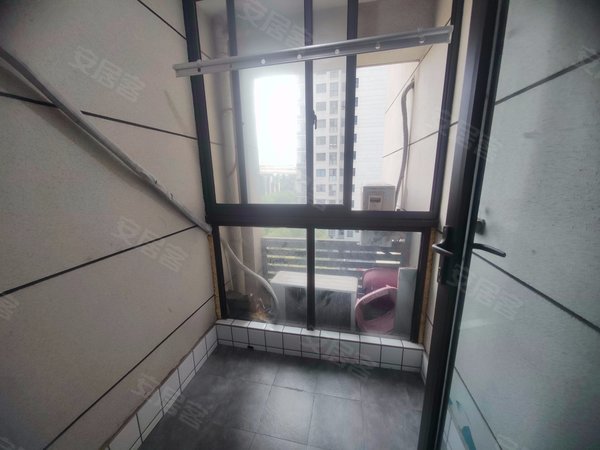 上海普陀真光长征家苑长征家苑 1室2厅1卫 南北通透 电梯房 精装修