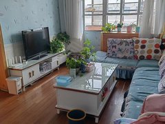 嘉峪关雄关雄关广场雄关四小区，中装房五楼。两居室，租金1000元，年租出租房源真实图片