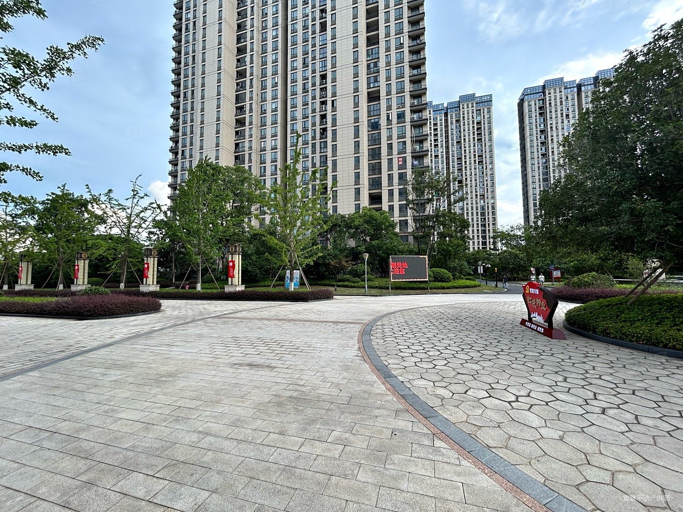 无锡房产网>无锡二手房>宜兴二手房>宜城二手房>优湖美地>