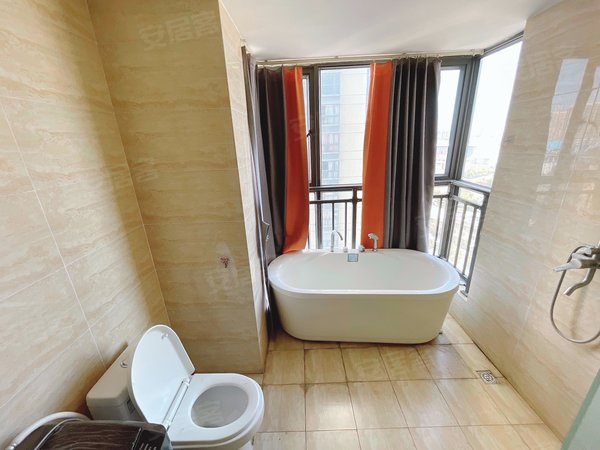 昆明官渡国贸中心米兰春天金马水果市场！24小时热水！圣世一品！无中介月付！关上国贸出租房源真实图片