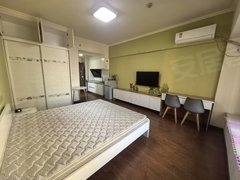 蚌埠蚌山新城区急租，嘉年华旁拎包入住家具家电齐全，押一付一包物业包宽带出租房源真实图片