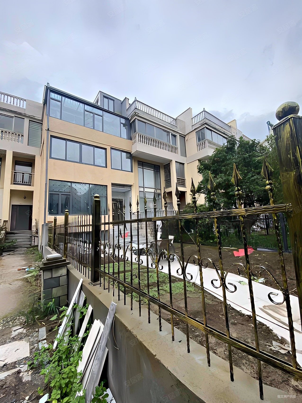 新出房源 鸿禧山庄联排别墅 全新毛坯 带车库 价格便宜,鸿禧山庄二手