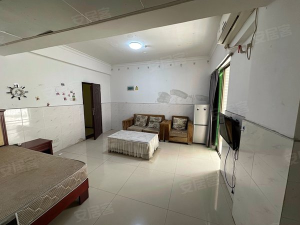 深圳龙华清湖玉翠新村二区4号线清湖地铁站龙华汽车站精装修带阳台大