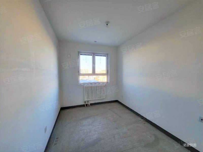 雍华园 次新小区 南向采光好 医疗配套成熟 有电梯