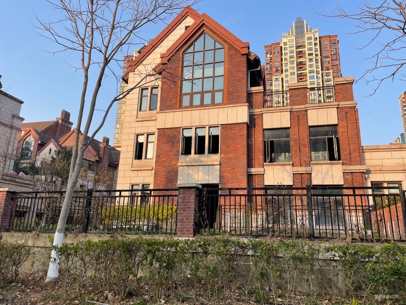 中央香榭(别墅)6室3厅4卫280㎡南北1088万