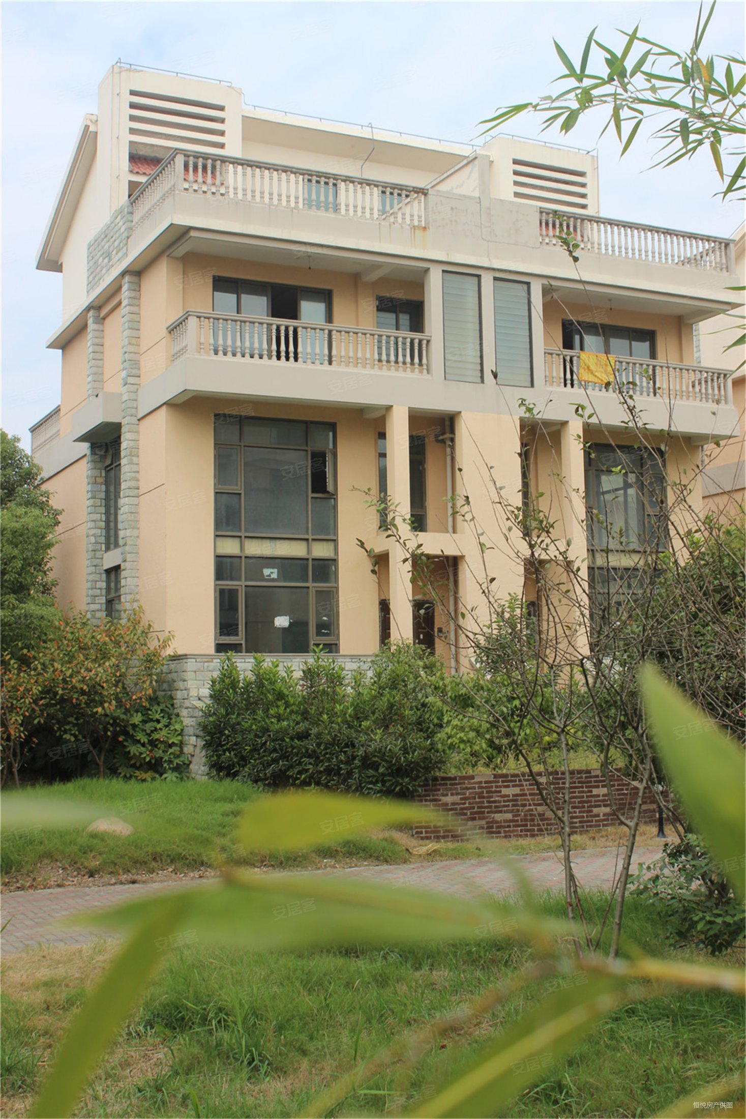 诚心出售,随时看房,鸿禧山庄二手房,320万,4室2厅,5卫,189平米-昆山