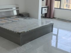 喀什喀什市喀什城区华凌对面,华宇凤凰城,男生合租房,月租金800元,押金300出租房源真实图片