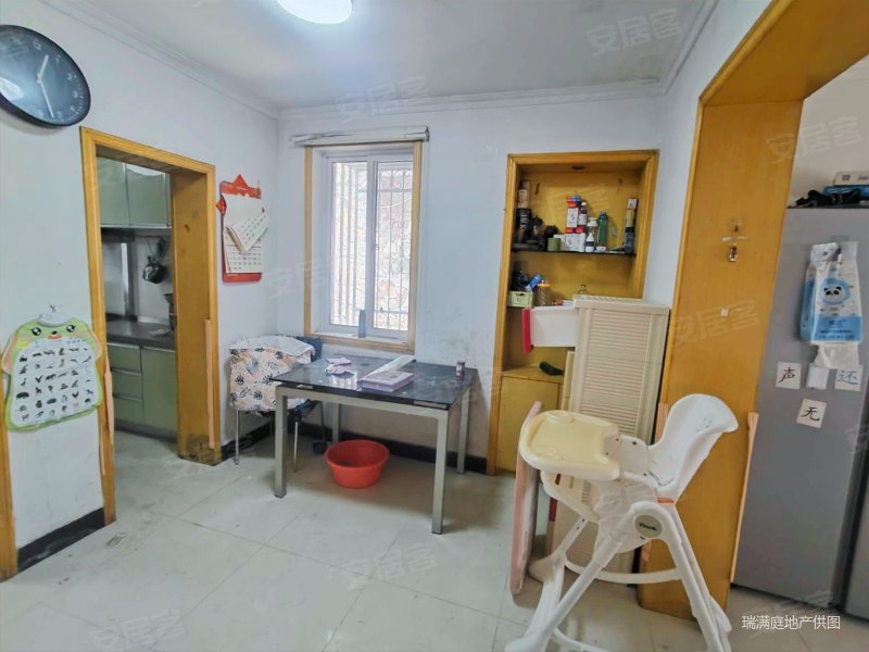 红山路迈皋桥地铁口一楼大院子独立小院采光好