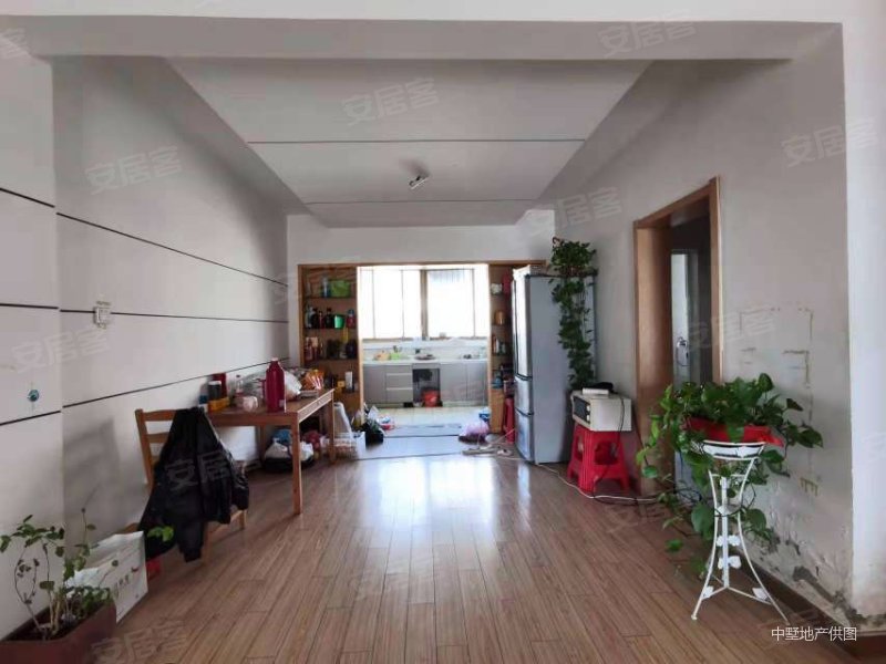 好房急售双地铁口已装电梯龙兴花园南北通透采光充足