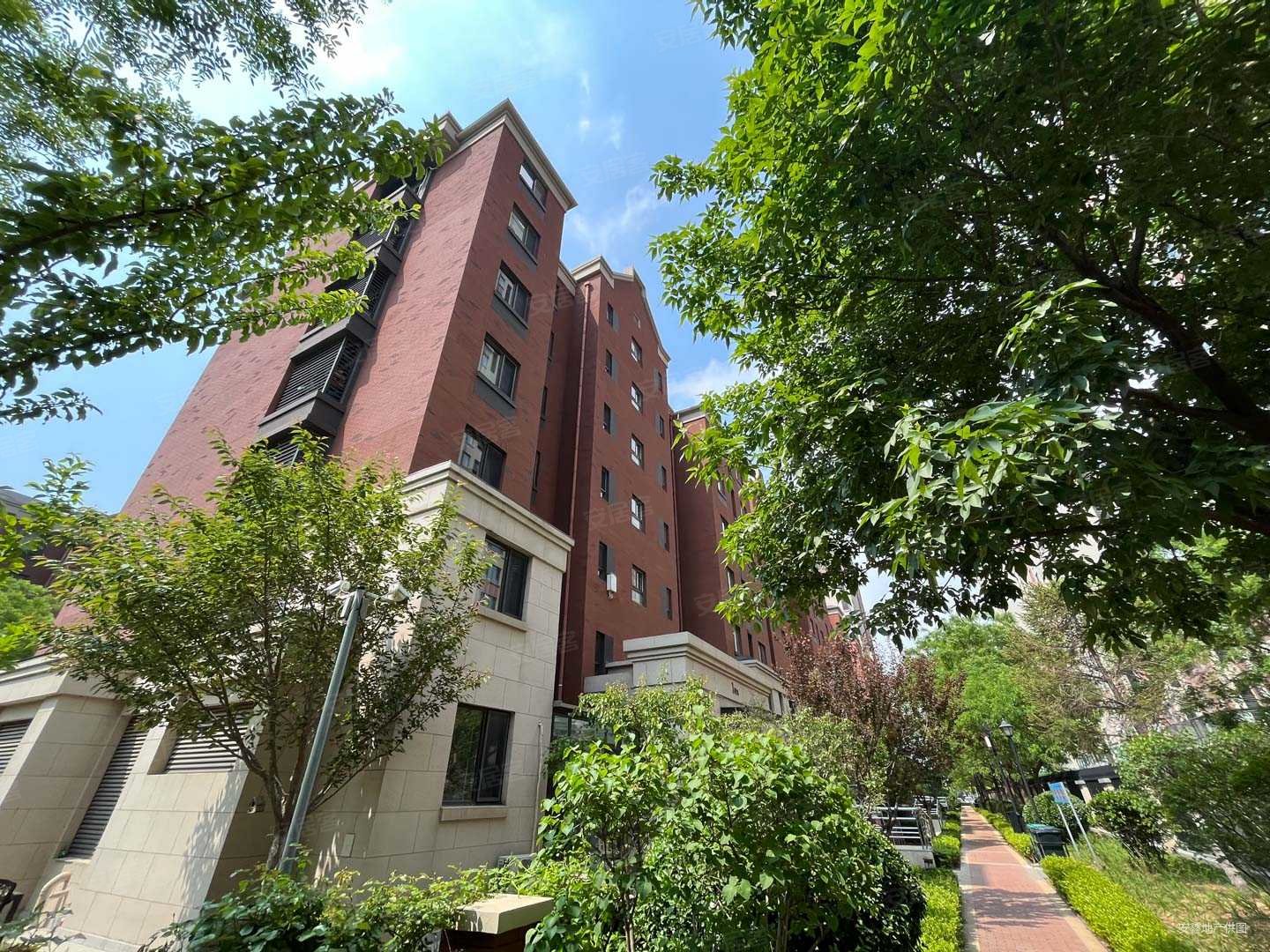 周水子 80中 三室精装修凤凰层全天采光,中航华府二手房,119万,3室2厅