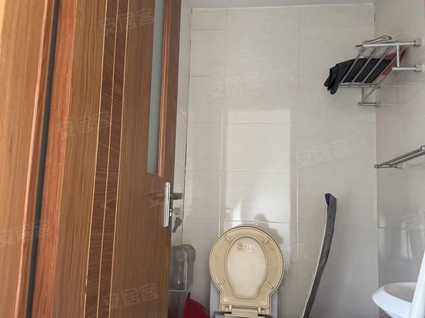 湖州吴兴白鱼潭玉堂桥小区玉堂桥小区跃层，喜欢烧烤围炉煮茶，一看就中出租房源真实图片