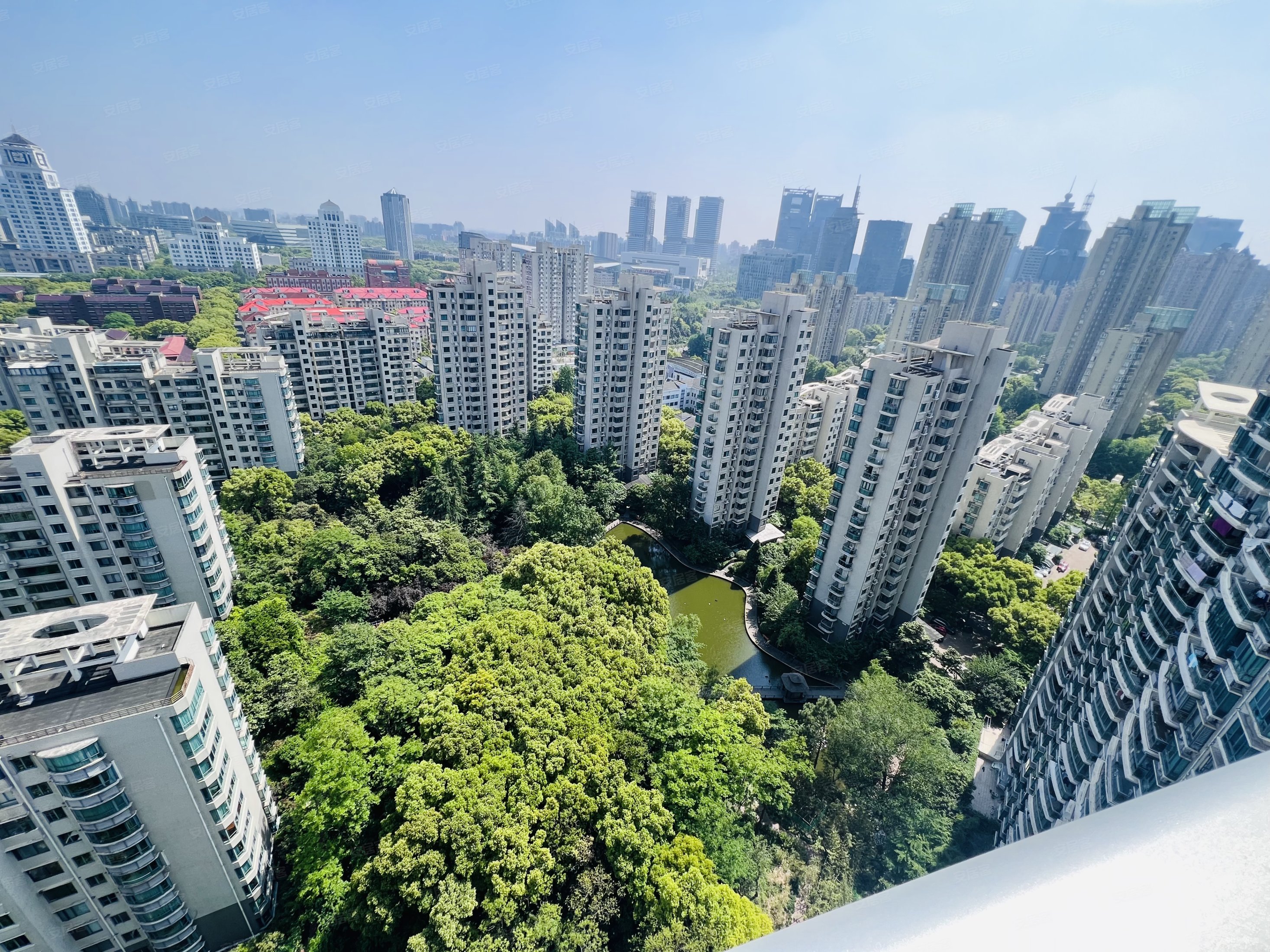 陆家嘴花园(二期)4室2厅2卫178㎡南北2350万