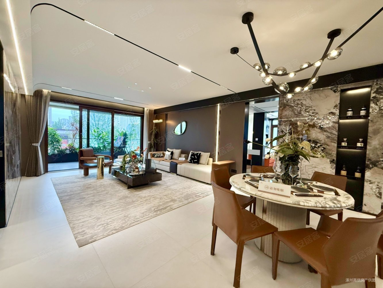 金品世家4室2厅2卫151㎡南北135万