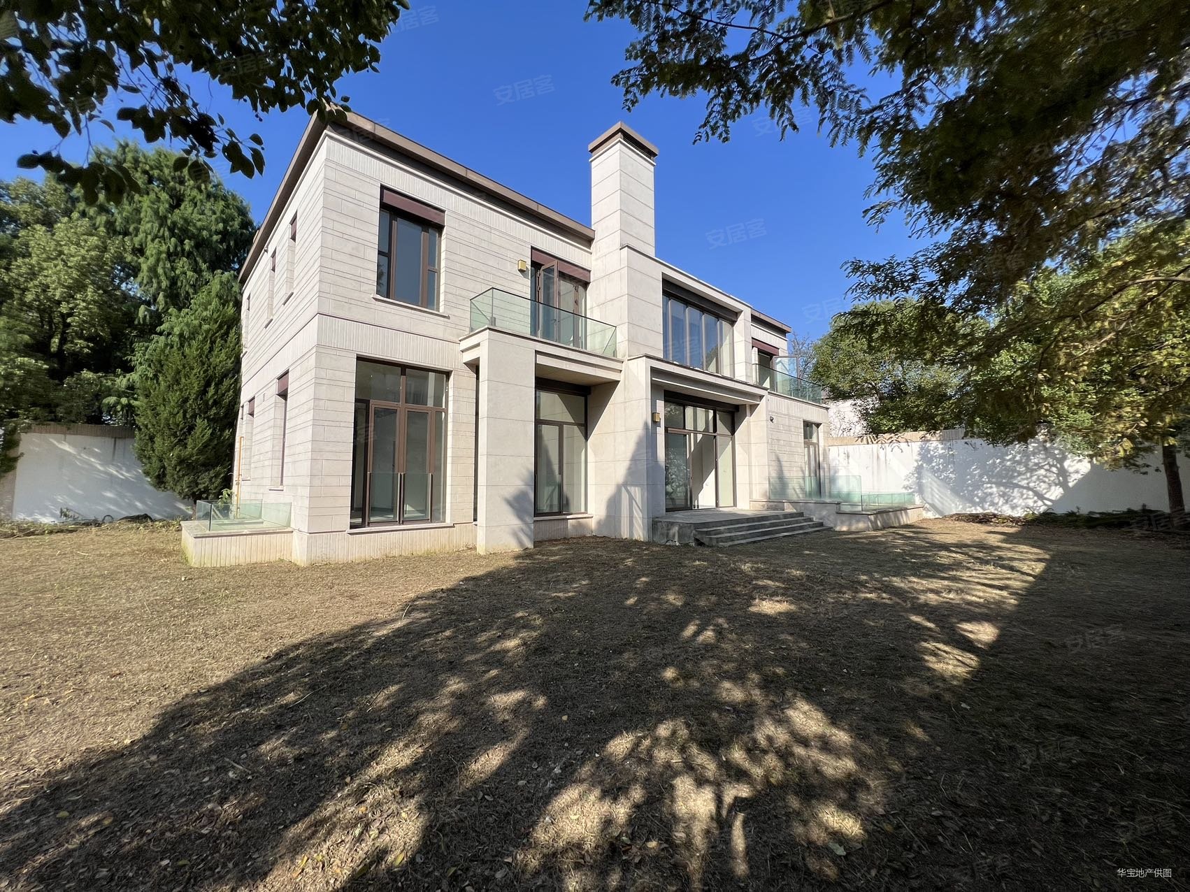 大虹桥核心区 美国英国 旁 干挂石材大花园邻河独栋室内电梯,金臣别墅