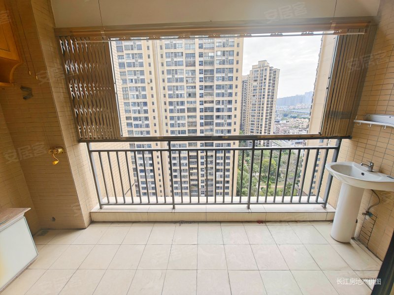 佛山房产网>佛山二手房>禅城二手房>魁奇二手房>依云上城>800_600