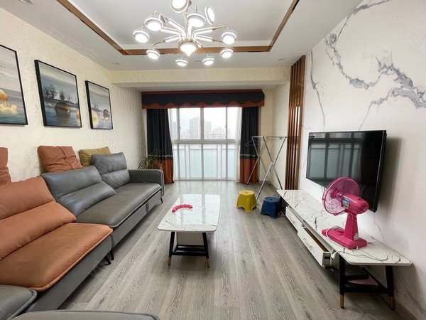 重庆潼南潼南城区国防大厦中医院旁精装电梯一室一厅家电家具齐全