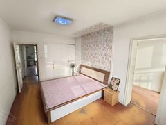 阿克苏阿克苏市阿克苏城区城市一号隔壁，女生合租房，百盛花园楼梯6楼大卧室，可月付包费出租房源真实图片