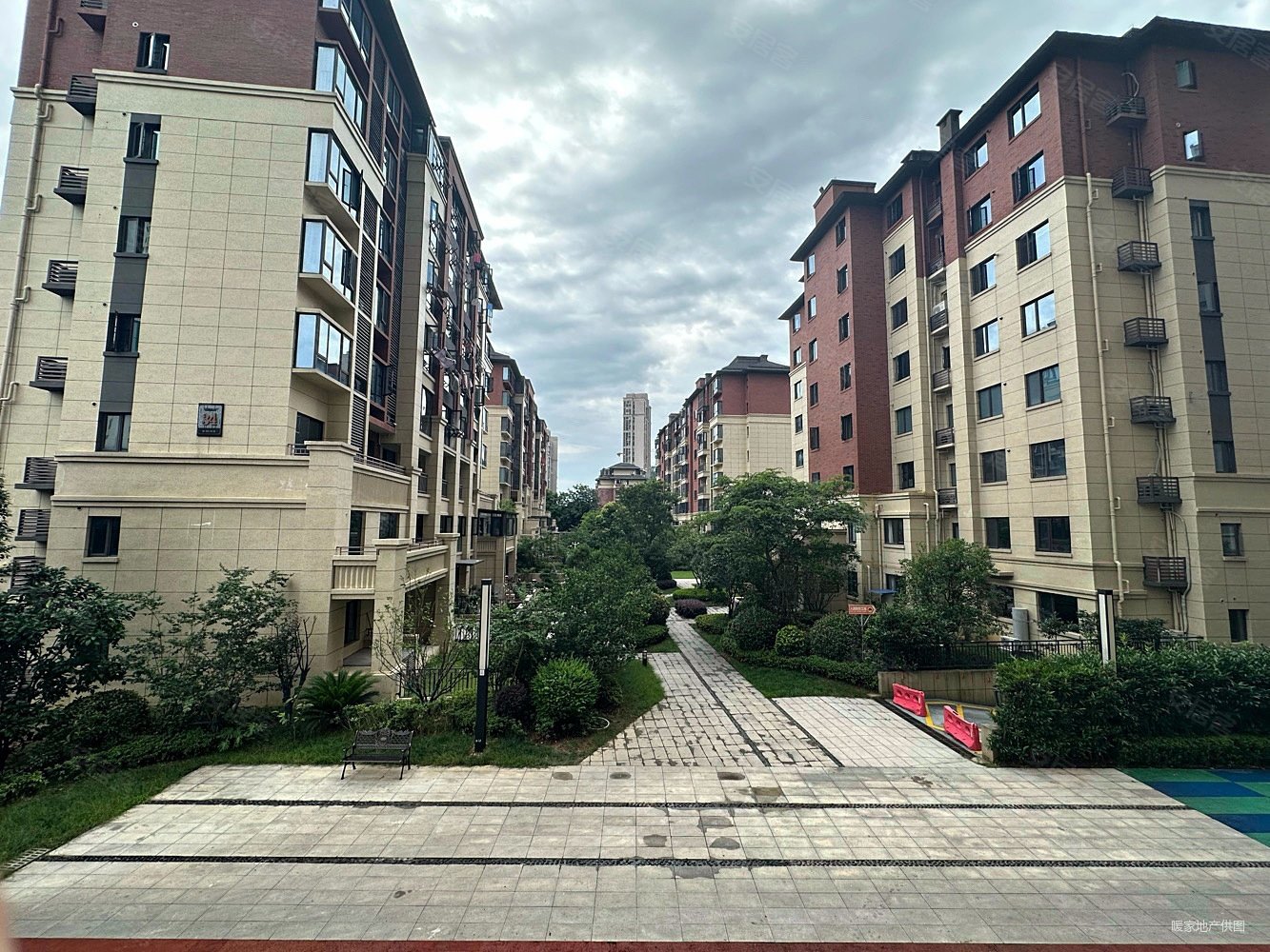 直降20万阳光城青山湖大境电梯洋房次新房小区