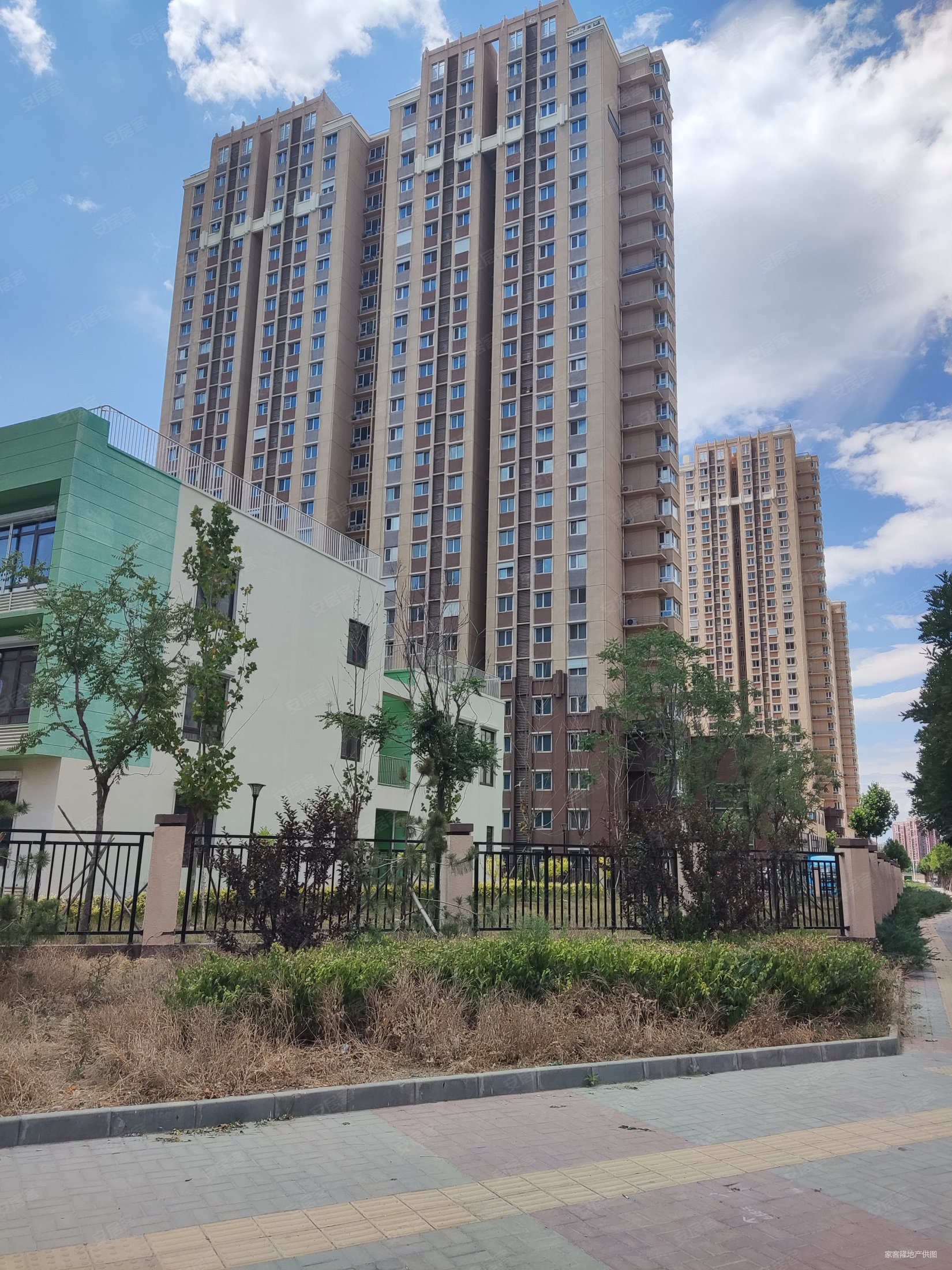 社区门店东惠家园精装三居交通便利新小区电梯房