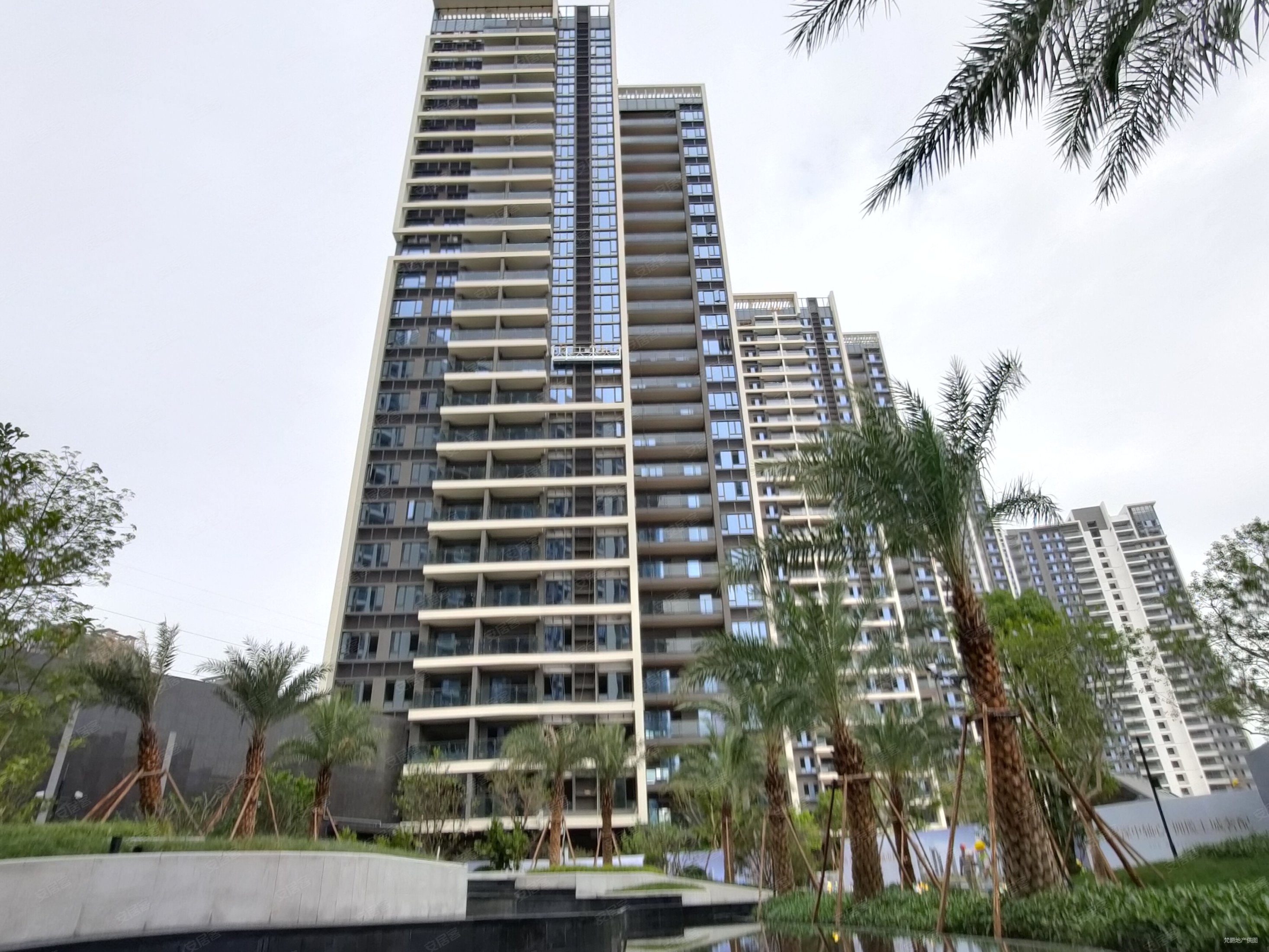 傲峰天御3室2厅2卫113.33㎡东南220万