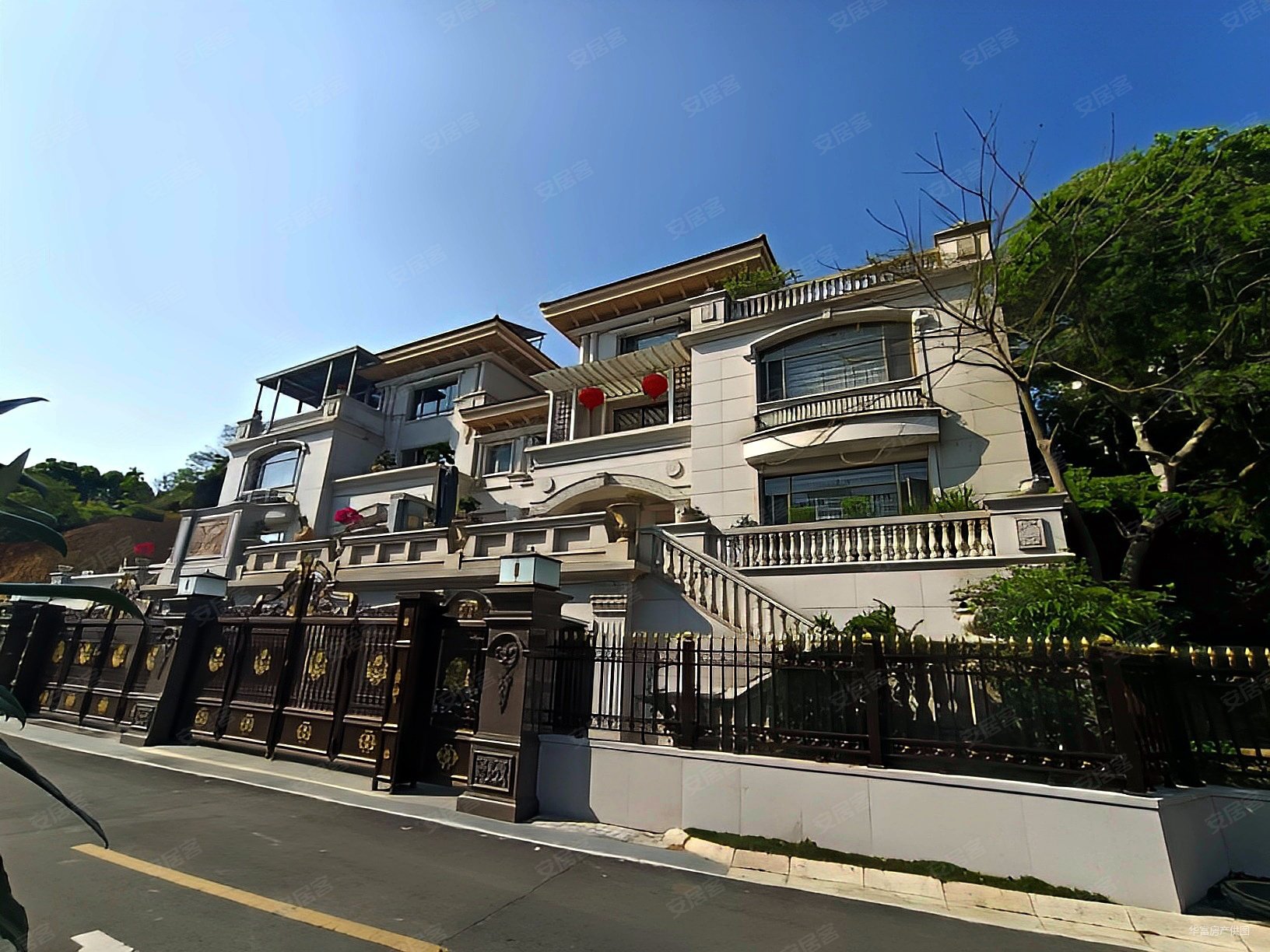 碧桂园边位别墅带200多平大花园五房诚心出售