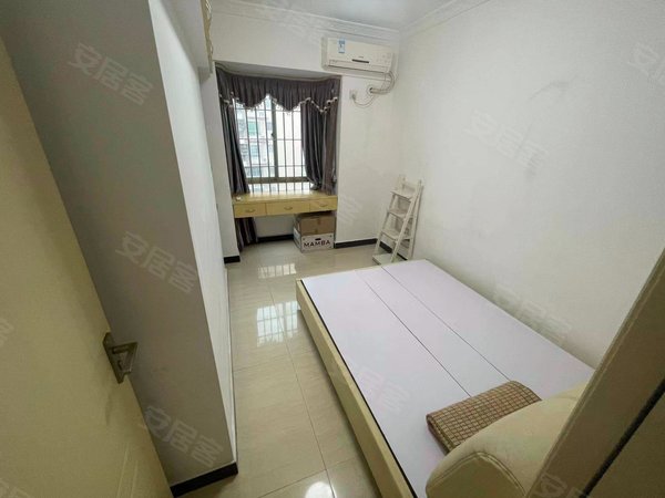 深圳宝安沙井田园居田园居精装三房全齐诚心出租,租金美丽,紧邻冠群