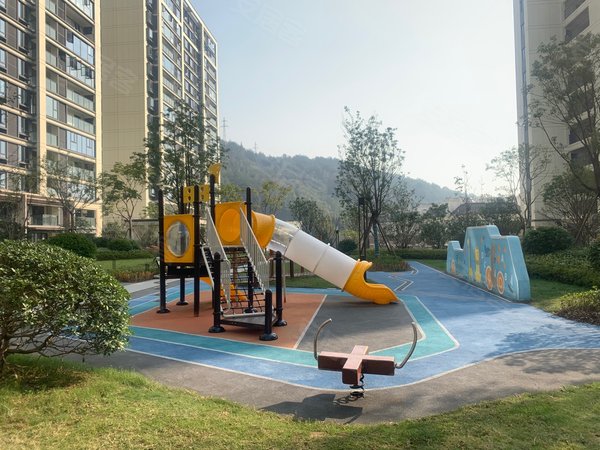 宁波北仑大榭中杨时代潮鸣北仑大榭 时代潮鸣 三室新装 电梯房 有车位