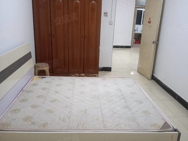 济宁任城济安桥北路后刘社区梦园南区六楼两室一厅,可以短租,可以押一付一,600元出租房源真实图片