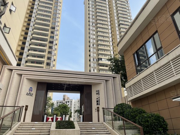 南宁兴宁区政府兴宁大唐果区政府旁,5号线地铁口,一房一厅,新房出租