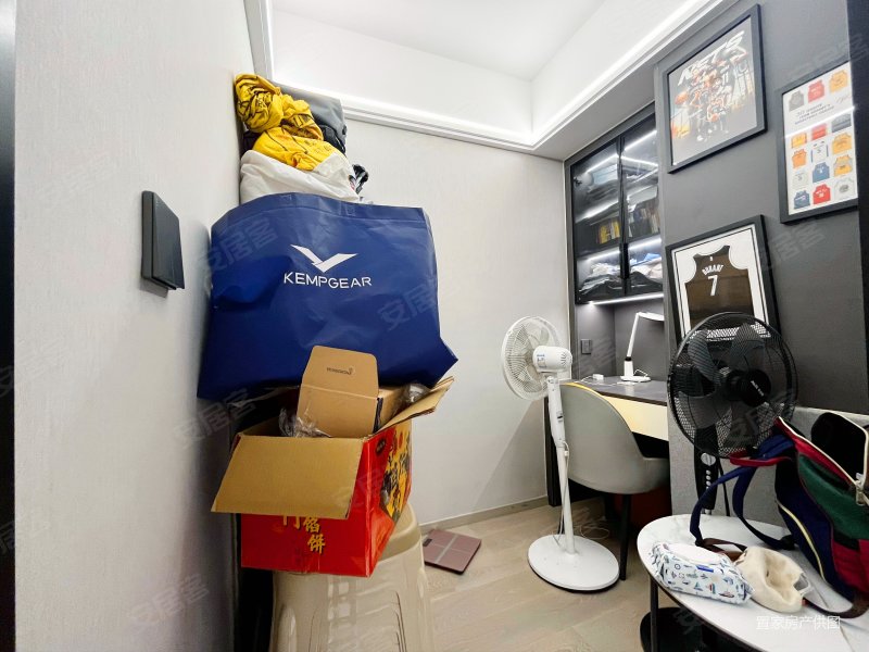 五缘第二校莱昂公馆一期80平豪装小三房产权满二