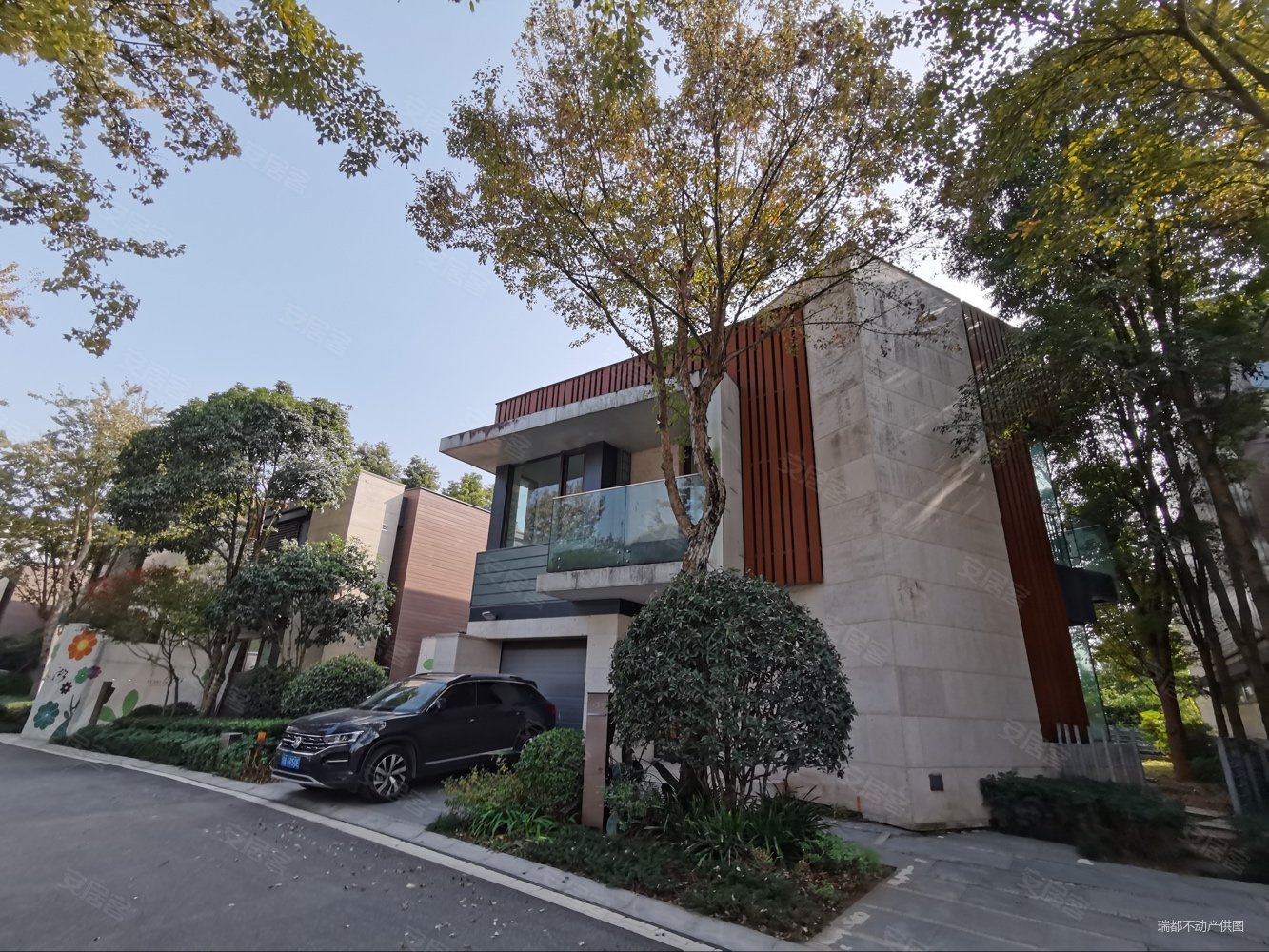 成都房产网>成都二手房>天府新区二手房>麓山二手房>麓湖生态城蓝花屿