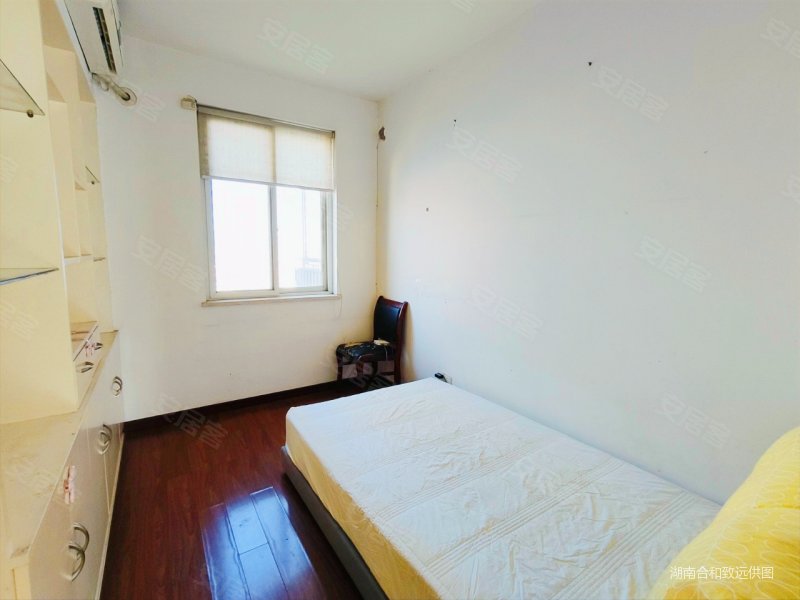 筑梦园|开元西路12号4室2厅2卫156平方米