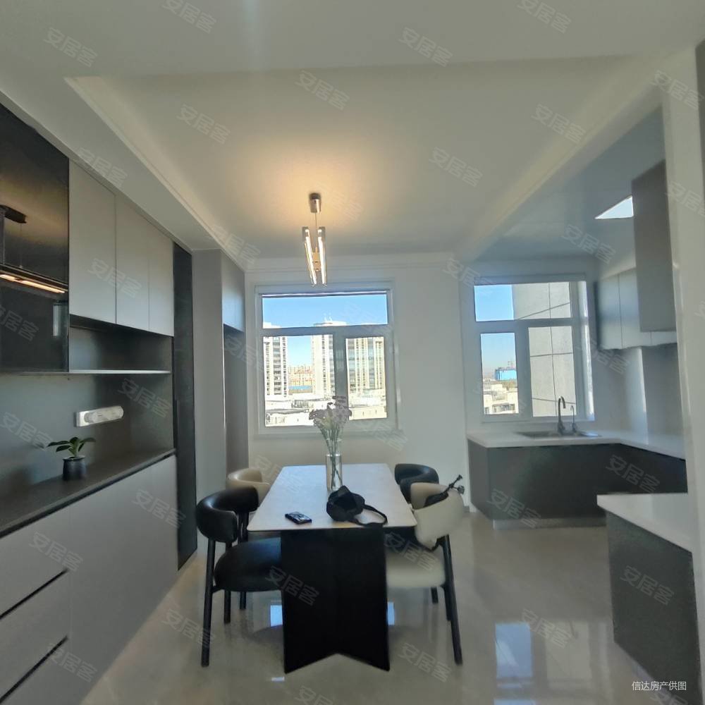 御湖原著3室2厅2卫131㎡南北108万