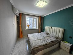 通化东昌石油化可短租！押一付一，东正奥园对面，1300包取暖物业费，步梯出租房源真实图片