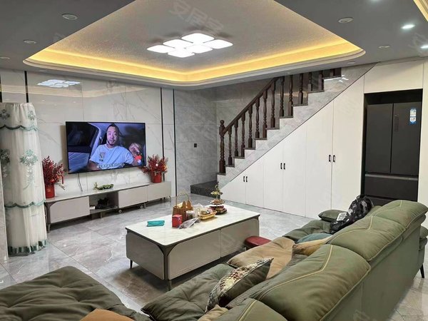 龙润湾美精装复式三房一厅岀租2300家具齐全拧包入住看房方便