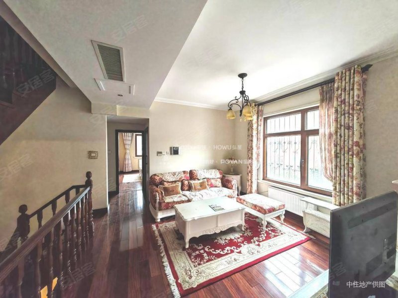 国华东方美郡(别墅)7室2厅3卫284.64㎡南北1400万