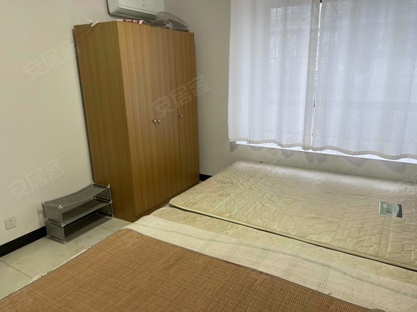 海宁长安镇农发区东方嘉苑(海宁)长安地铁口 学校旁东方嘉苑两室精装出租1500 随时看房民电出租房源真实图片