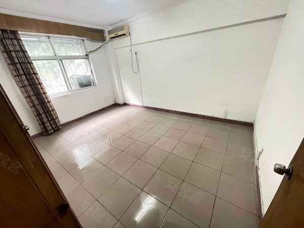 深圳宝安新安黄金台小区12号上川站,黄金台小区,中低楼层,花园中间