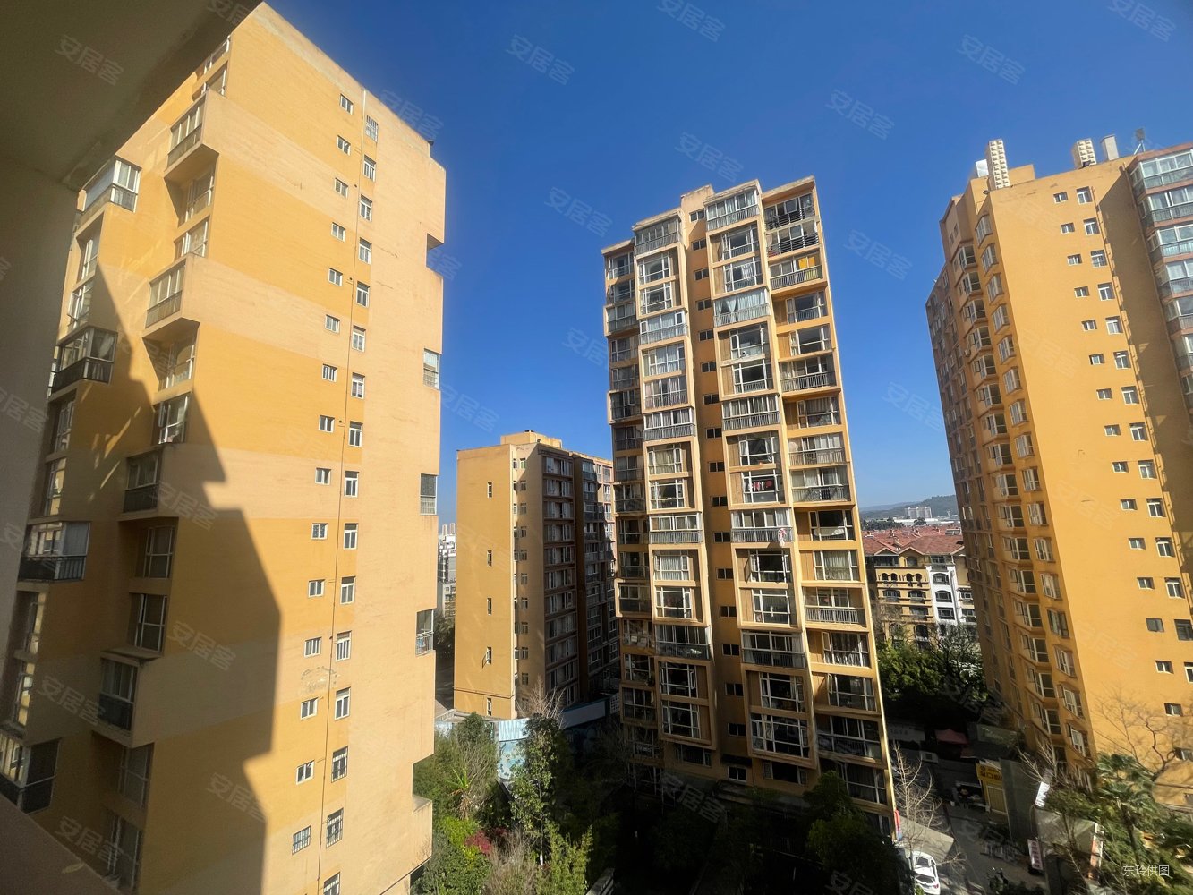 三房,有电梯中间楼层,急售,可随时看房,云大知城佳逸盛景花园二手房