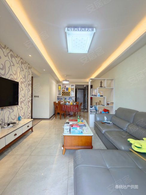 保利锦城 精装修刚需小三居楼龄新 楼层好 房子保养好价格好