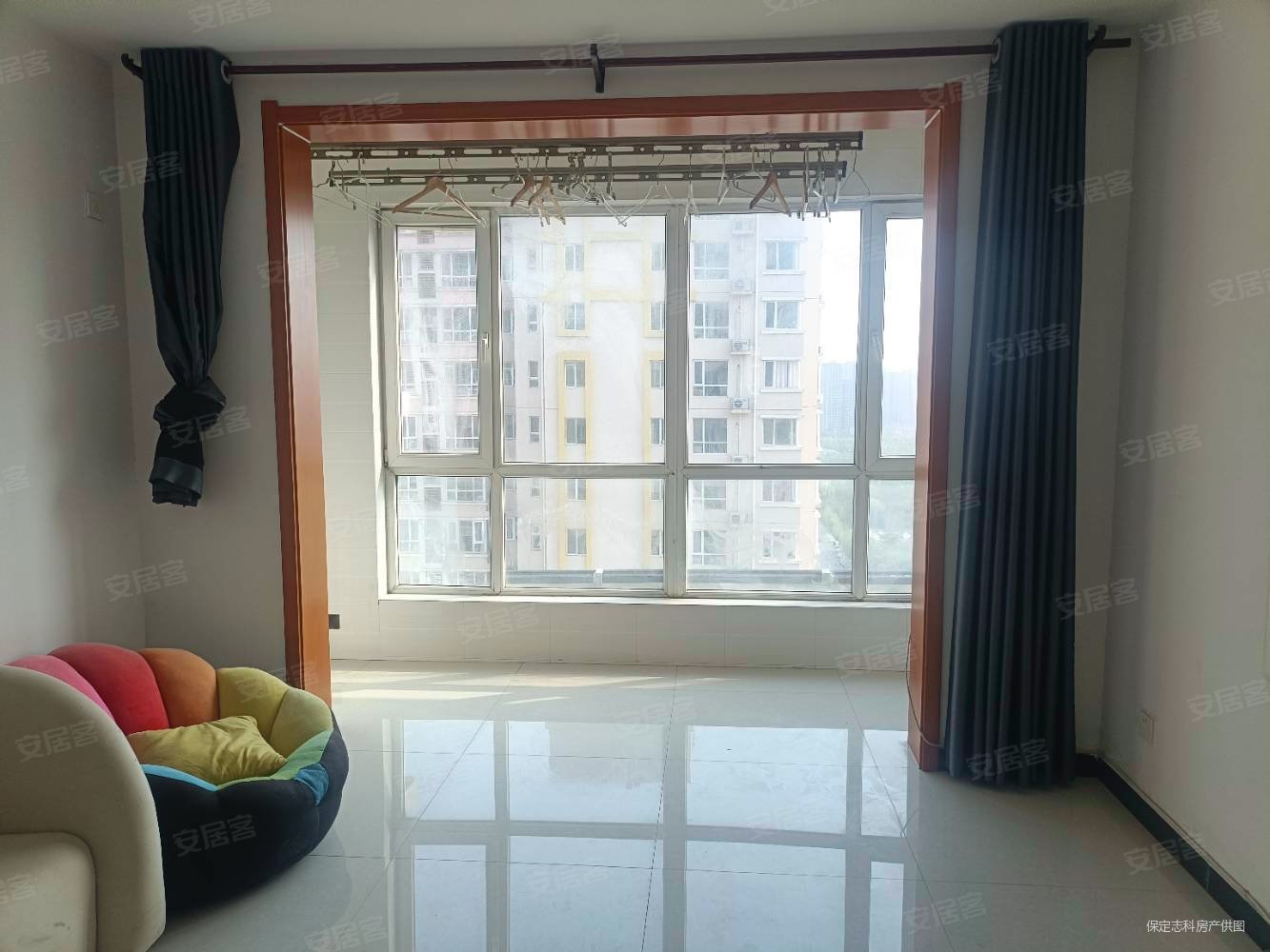 维多利亚夏郡3室2厅2卫134.69㎡南北95万