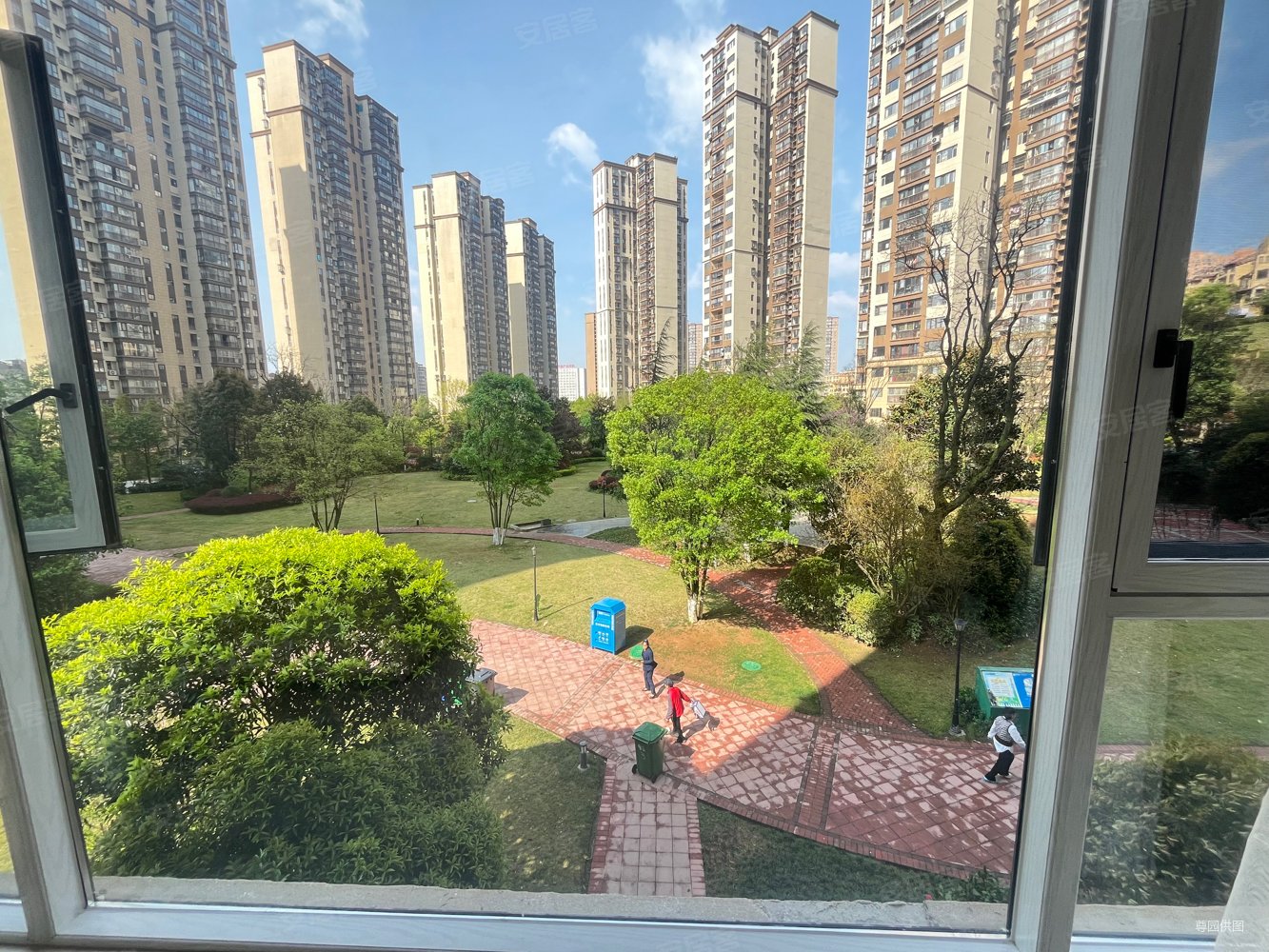 中铁逸都国际b区