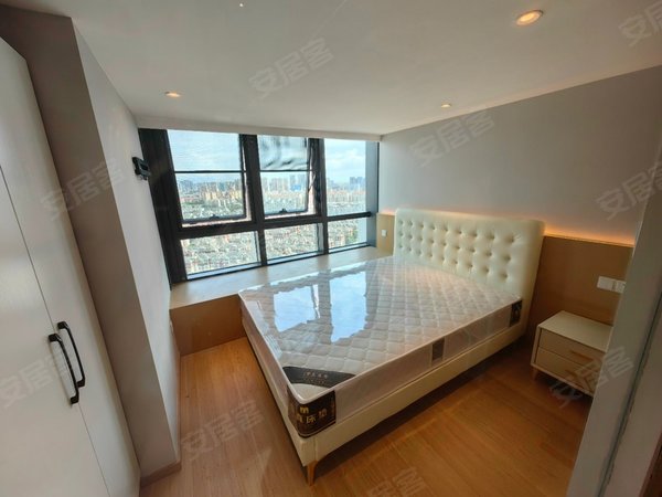 昆明西山前卫营润城第四大道万达广场 润城第四大道loft公寓两室两卫