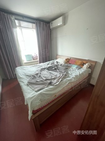 永威鑫诚隔壁70年代尚景小区标准一室一厅