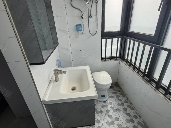 盐城东台东台城区宁熙悦府八佰伴附近 宁溪悦府 独立卫生间 精装修 拎包入住出租房源真实图片