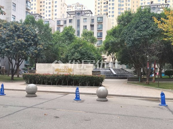 太古广场旁阳光华府精装公寓家具家电齐全拎包入住,平桥租房-信阳58