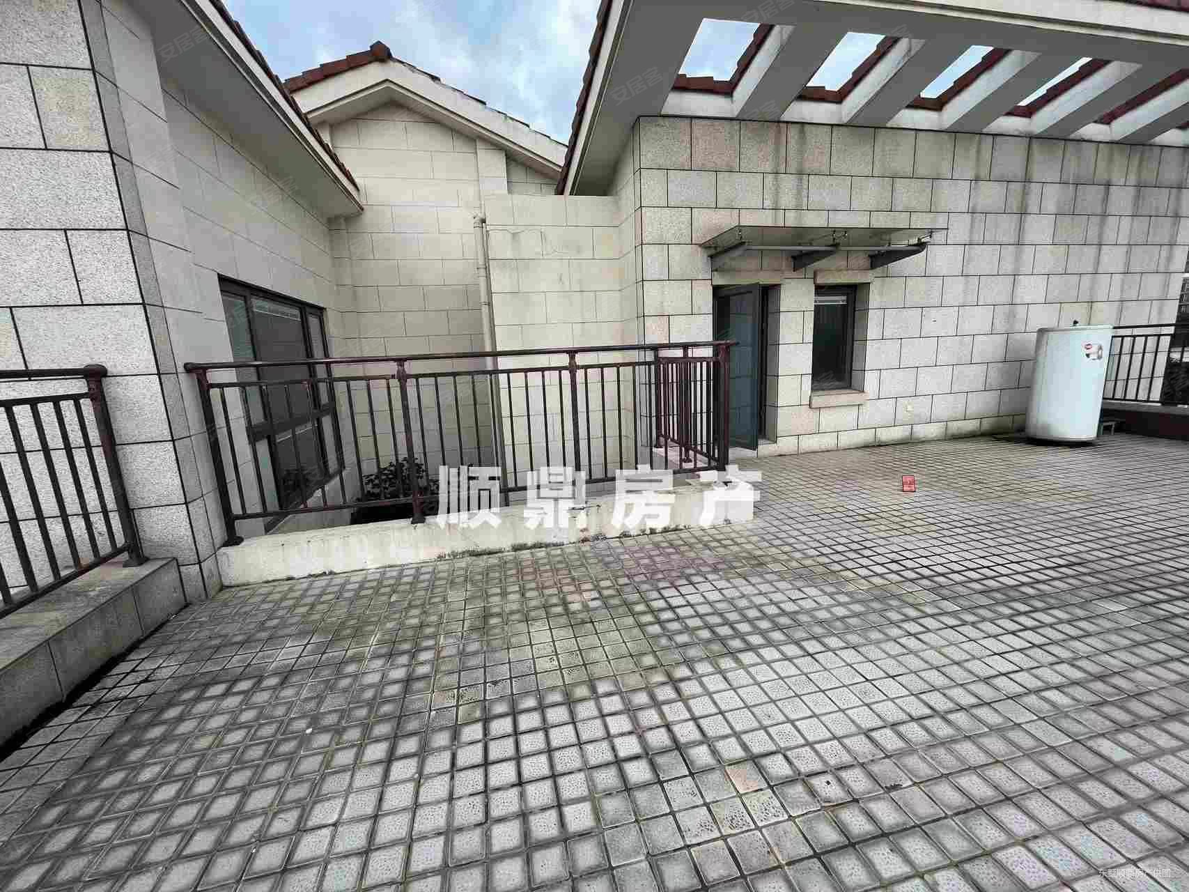 武夷绿洲沁荷苑(别墅)5室2厅4卫445㎡南北2600万